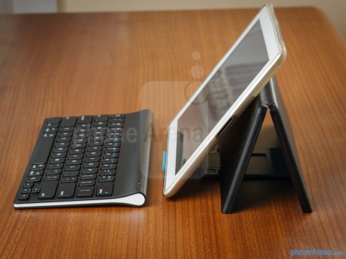 Logitech-Tablet-Keyboard-for-iPad-Review-12.jpg